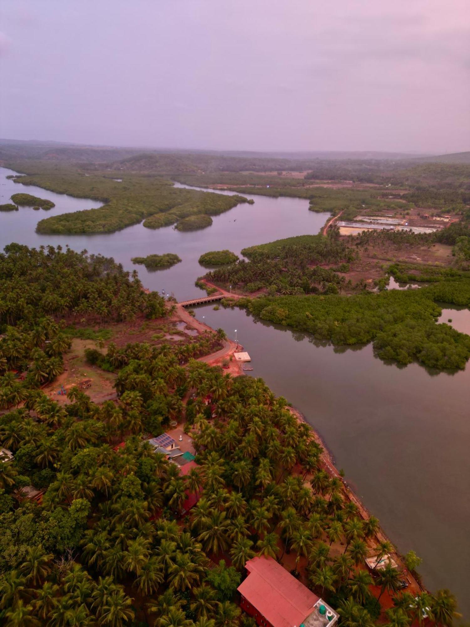 The Mangrove Hotel Achra Exterior foto
